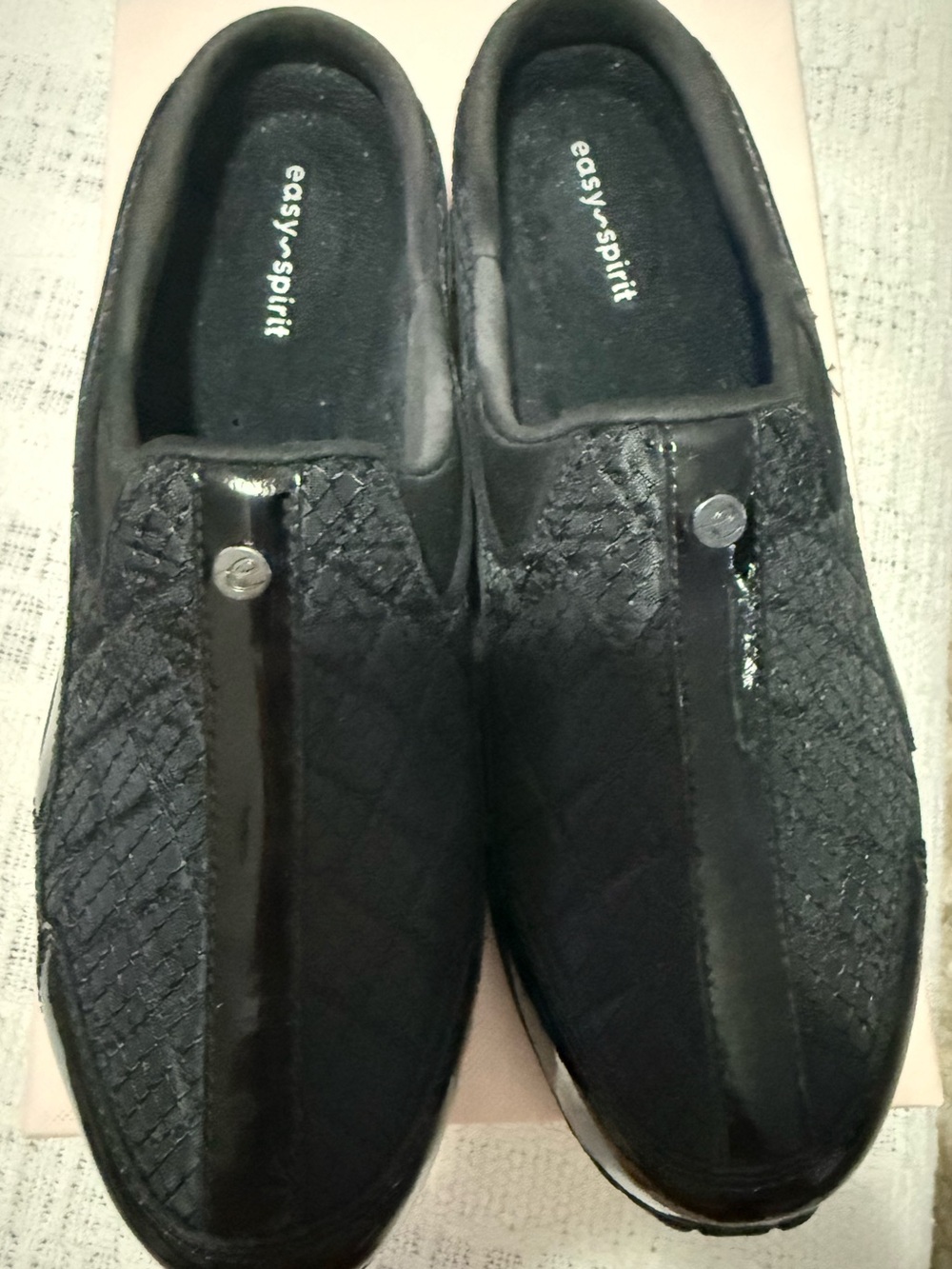 Like new Easy Spirit Black Quilted Slip-On Loafers